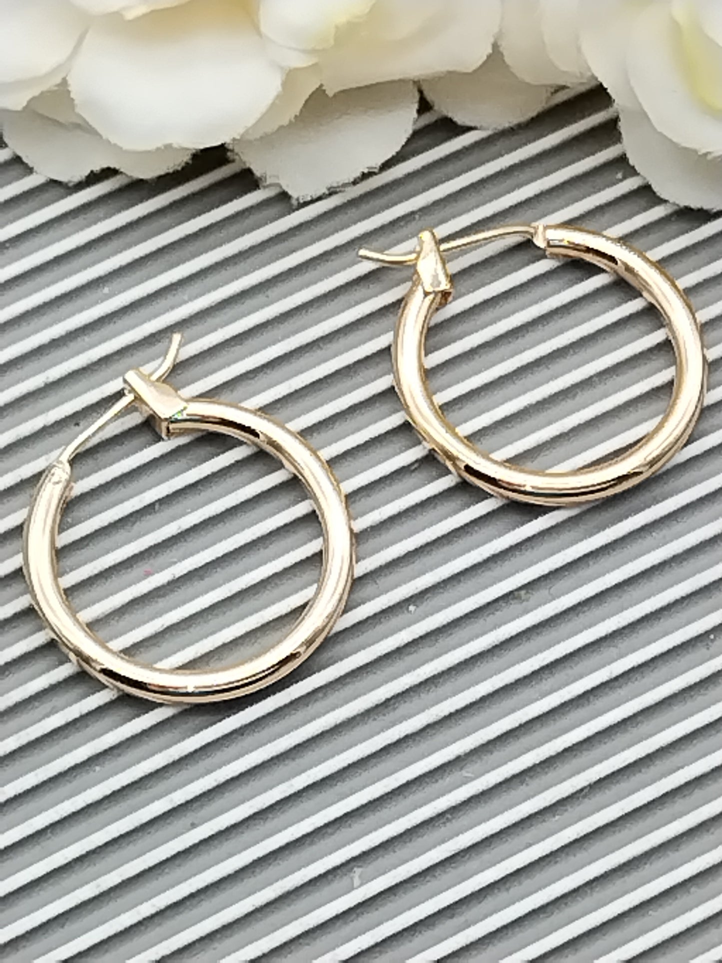 Pendientes de aro de oro clásicos, joyas elegantes, aros minimalistas,