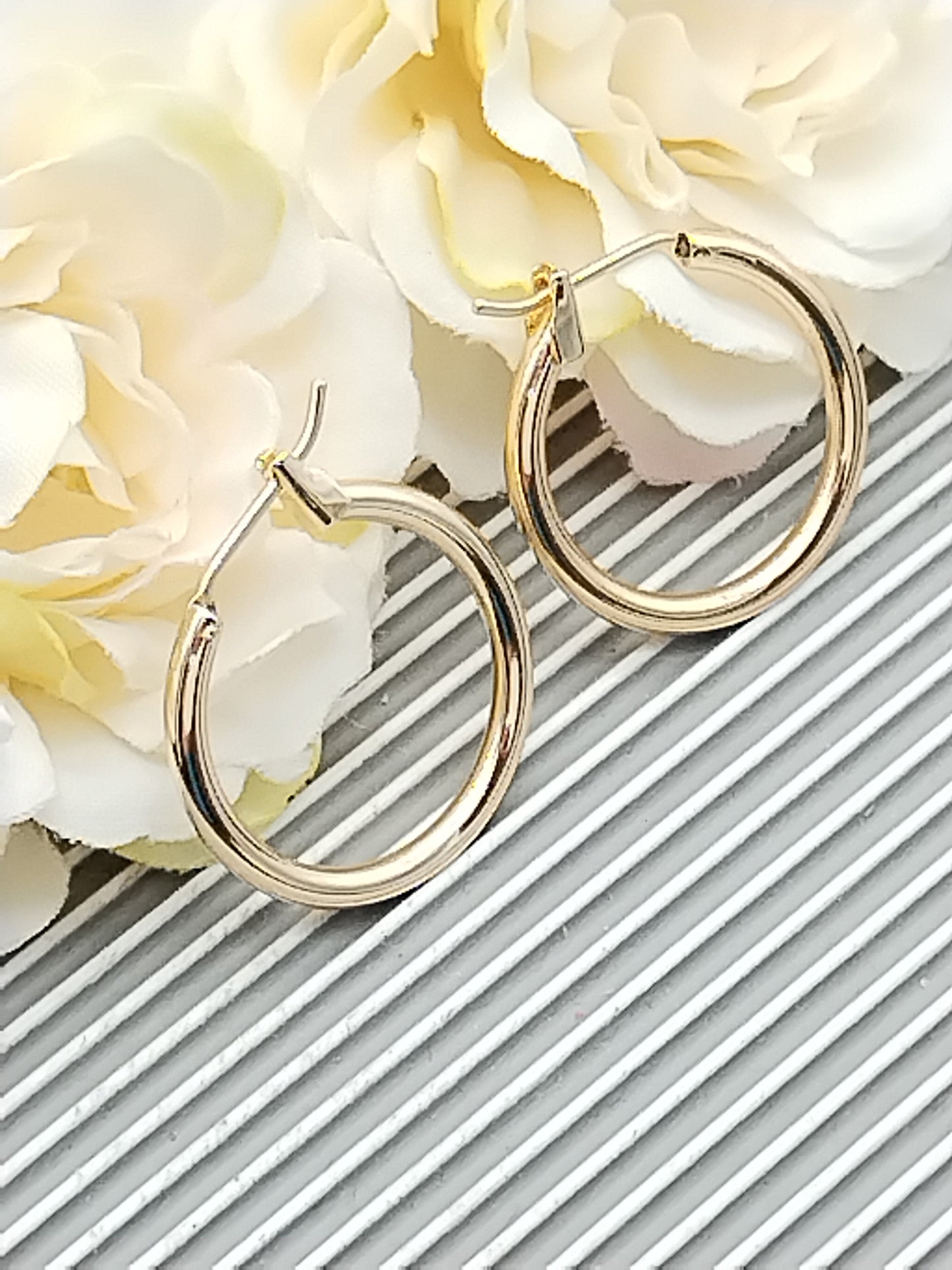 Pendientes de aro de oro clásicos, joyas elegantes, aros minimalistas,