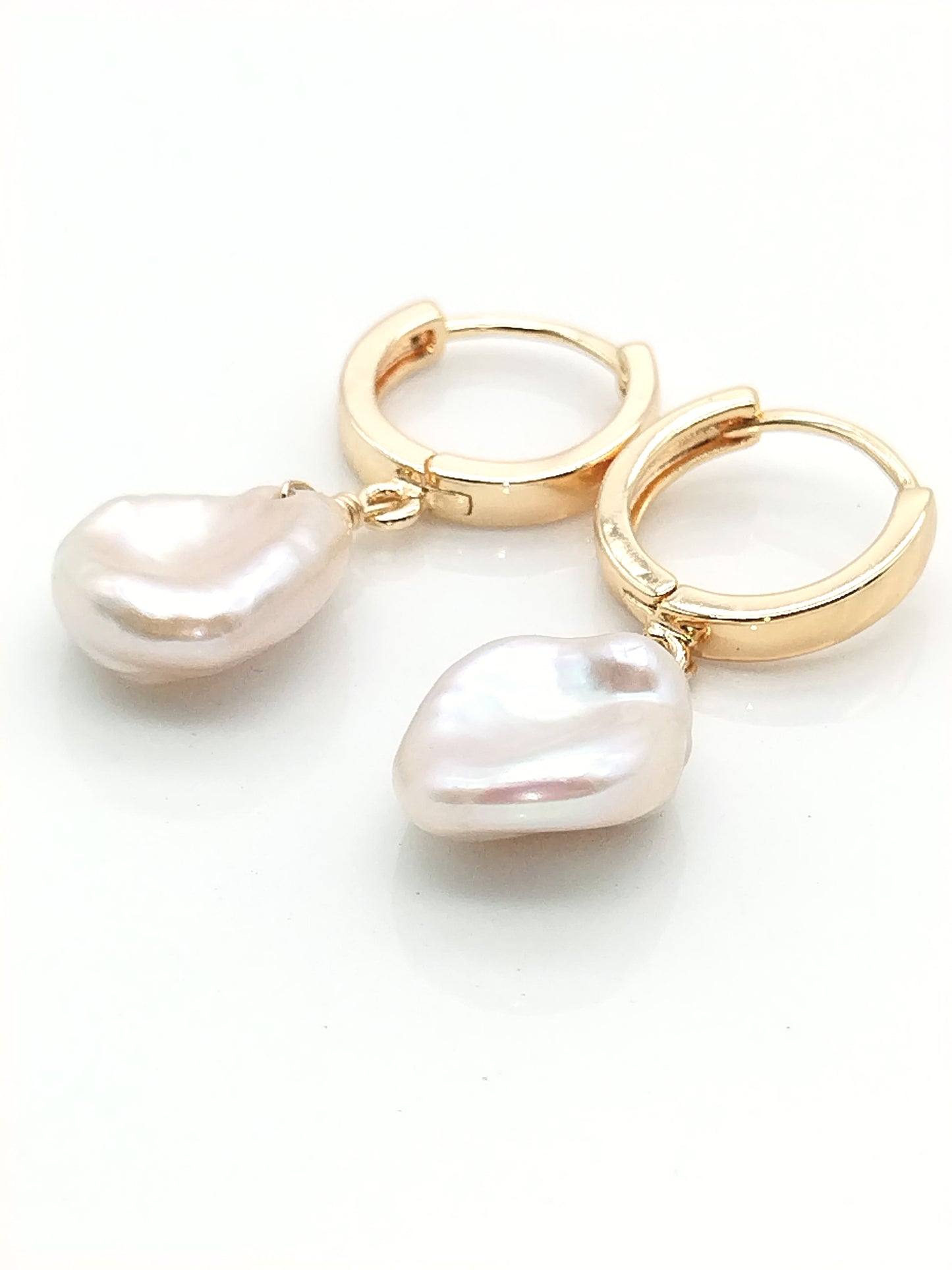Goldene Keshi-Perlen-Ohrringe, Statement-Goldschmuck, trendy, Baumeln, Geschenk, Frauen, Mädchen, Mode