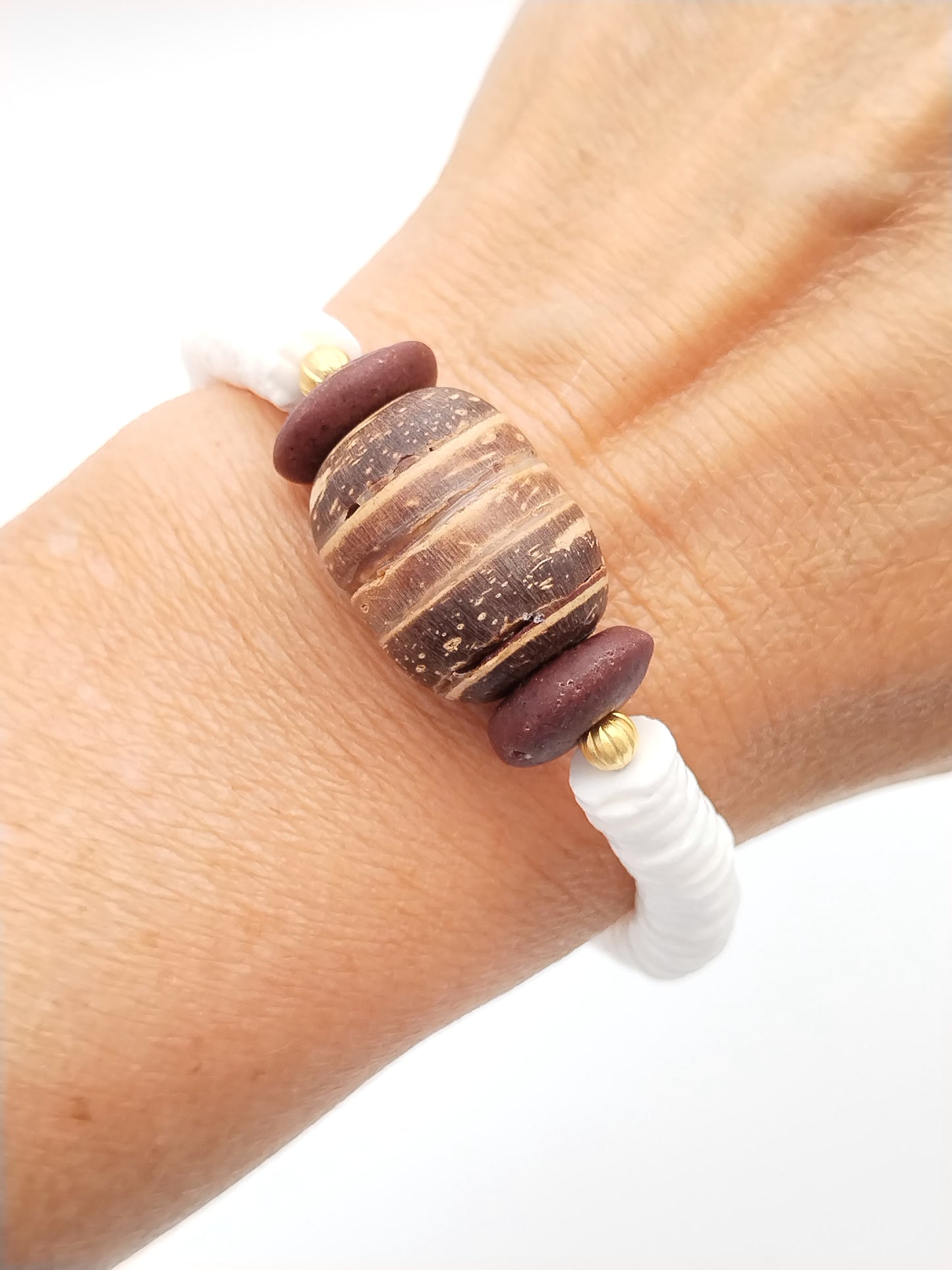 Pulsera de conchas blancas de verano, joyería de moda, cuero, cristal africano, oro elástico, estilo bohemio-chic informal.