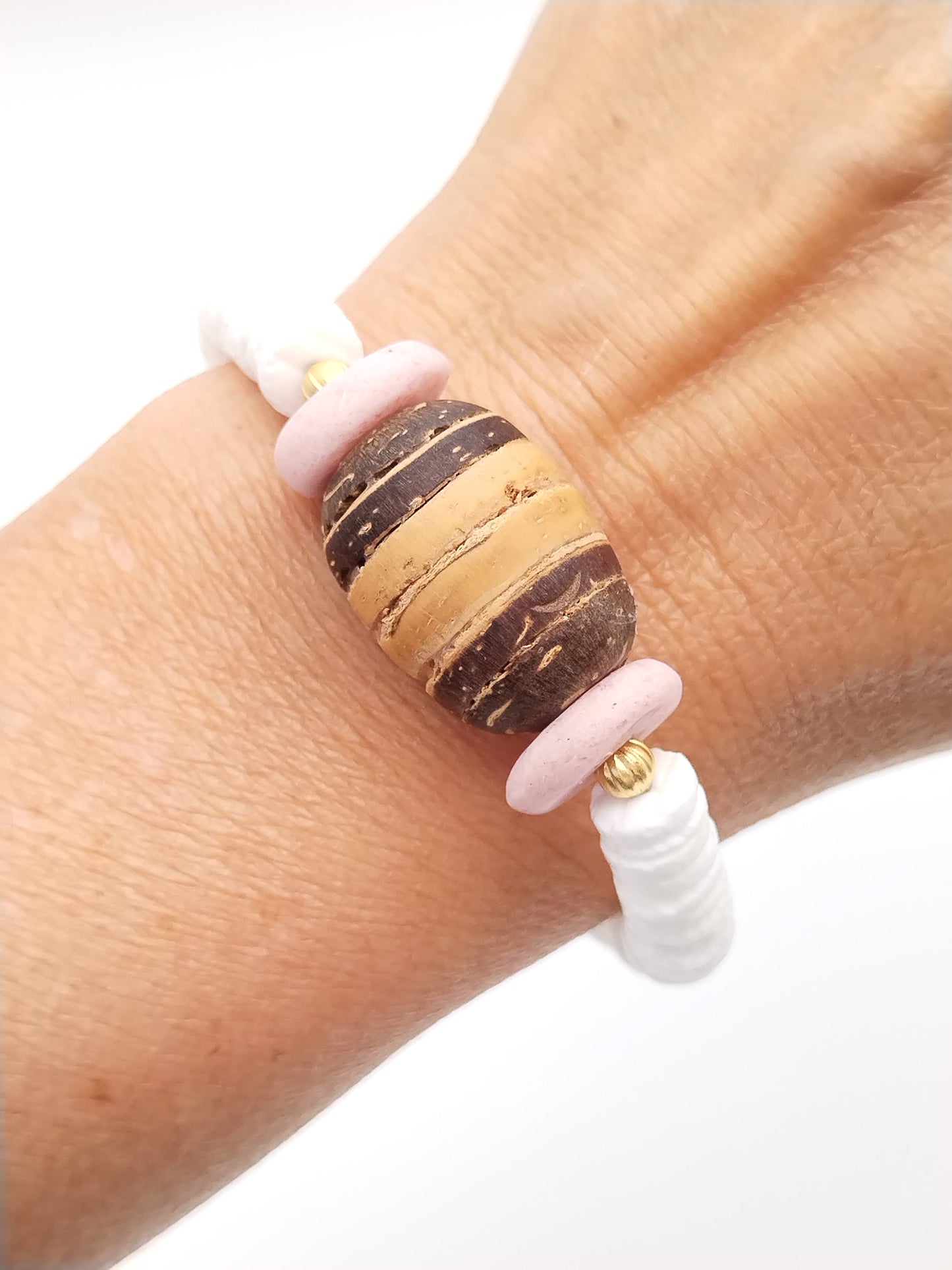 Pulsera de conchas blancas de verano, joyería de moda, cuero, cristal africano, oro elástico, estilo bohemio-chic informal.