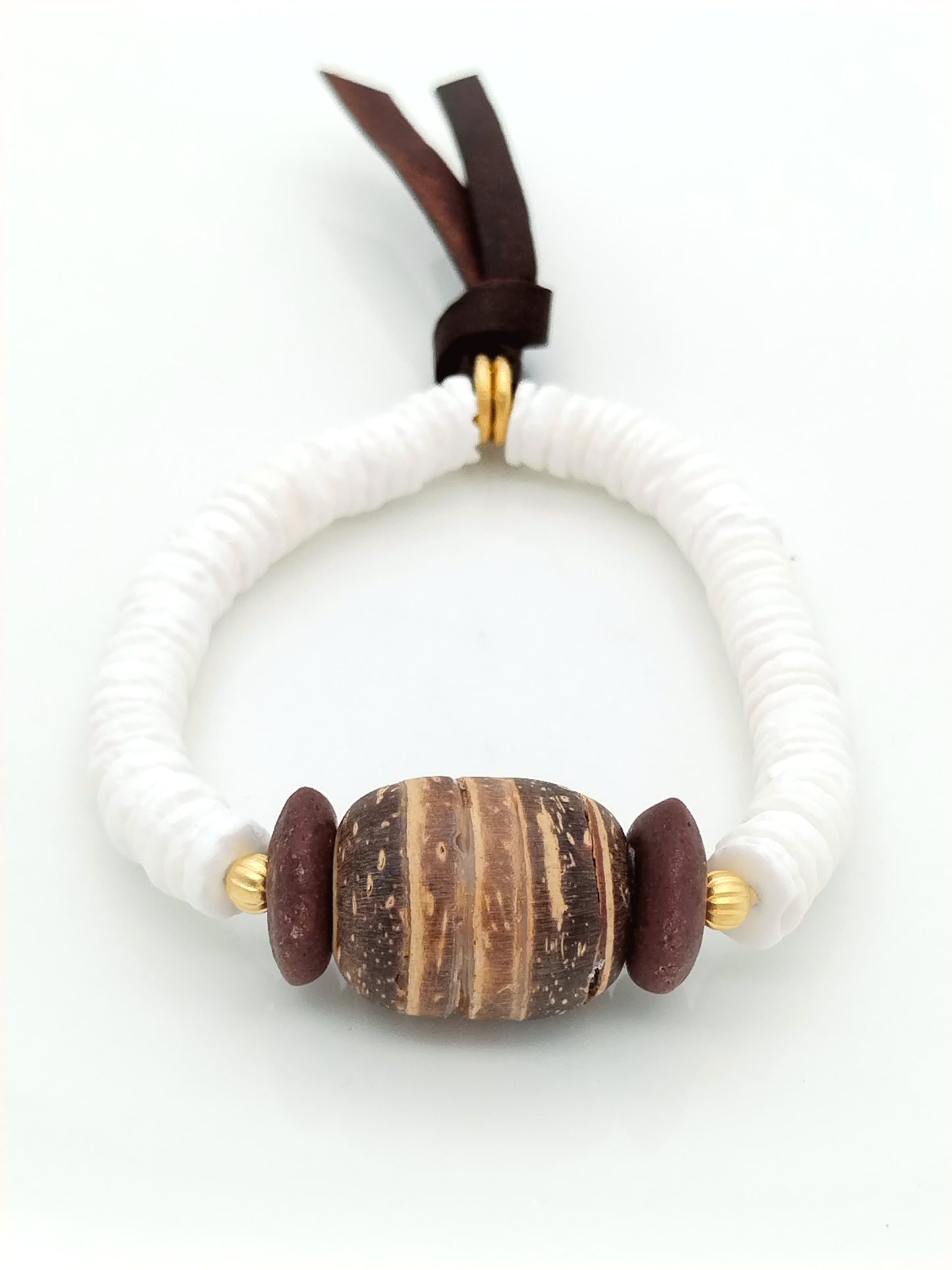 Pulsera de conchas blancas de verano, joyería de moda, cuero, cristal africano, oro elástico, estilo bohemio-chic informal.