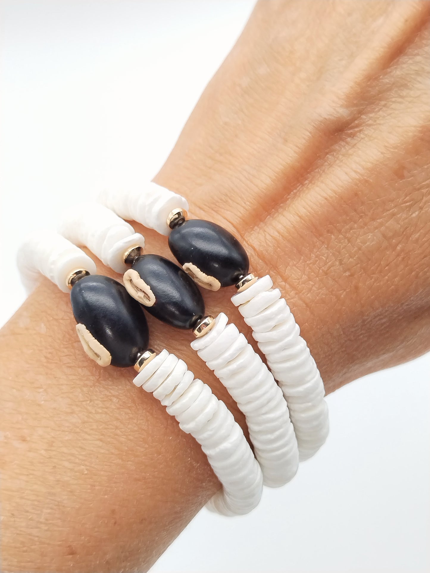 White Shell and Black Seed Stretchy Bracelet