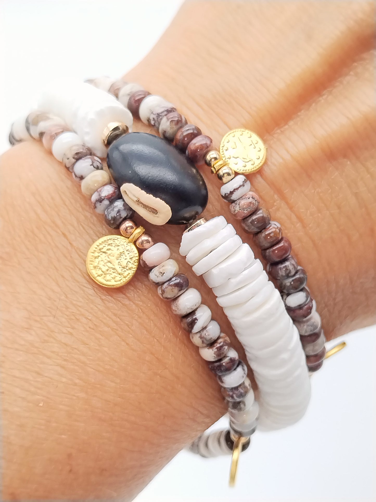 White Shell and Black Seed Stretchy Bracelet