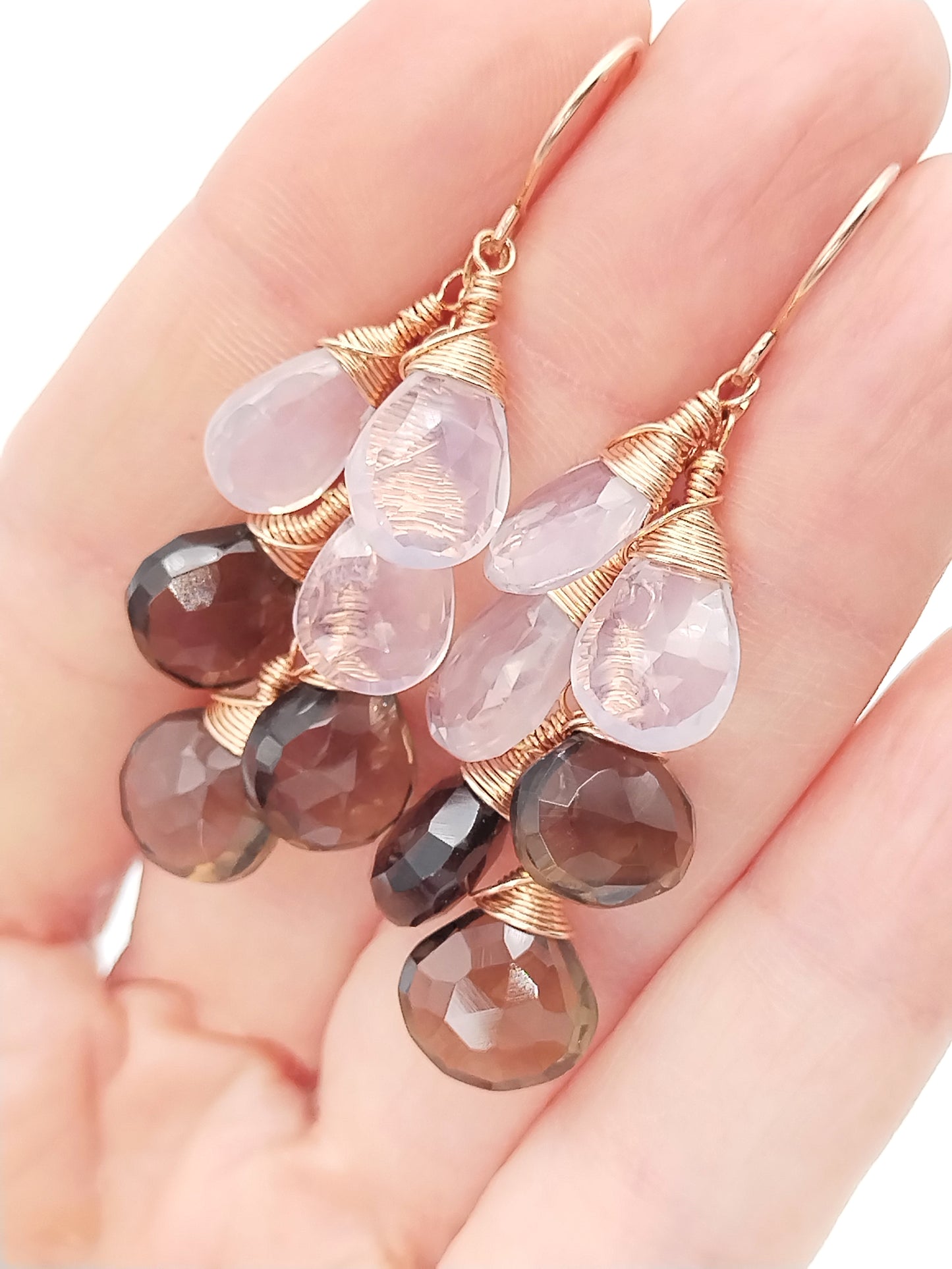 Pendientes colgantes de oro rosa con racimos de cuarzo