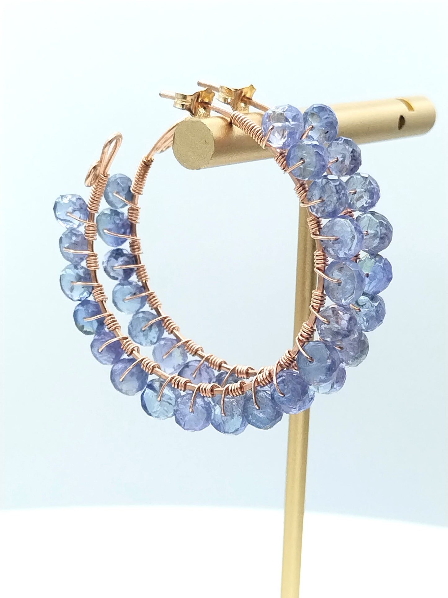 Pendientes grandes de aro con tanzanita en oro rosa