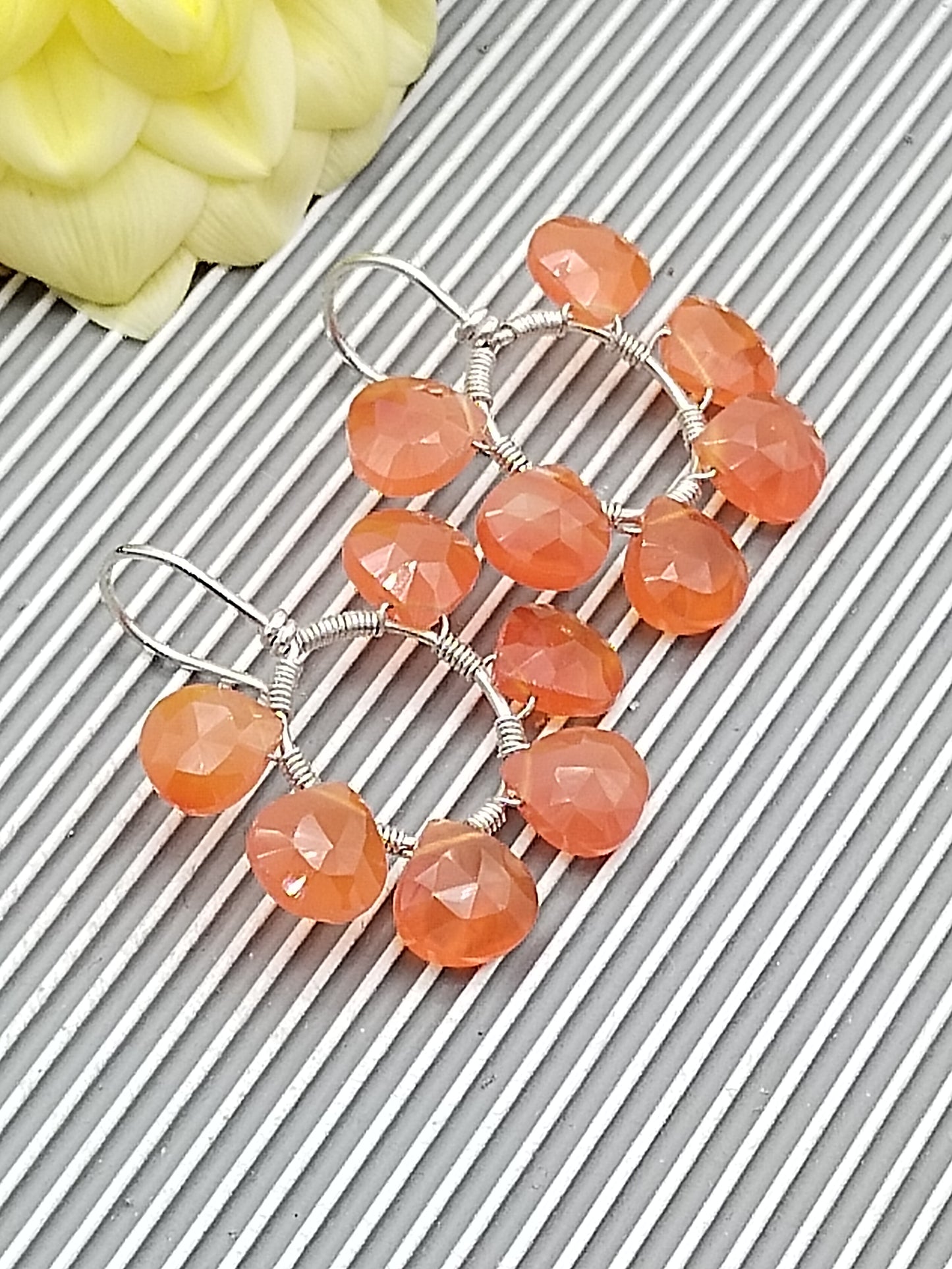 Pendientes de aro con cornalina en forma de gota, plata de ley 925