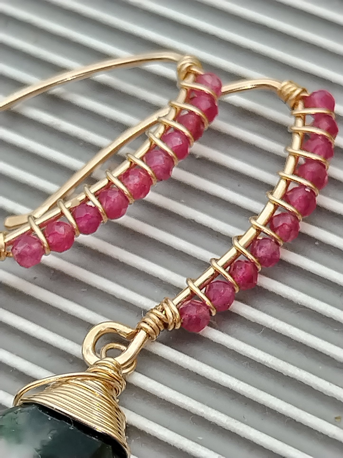 Pendientes colgantes de rubí y ágata musgosa, pendientes con piedras preciosas rellenas de oro de 14 k