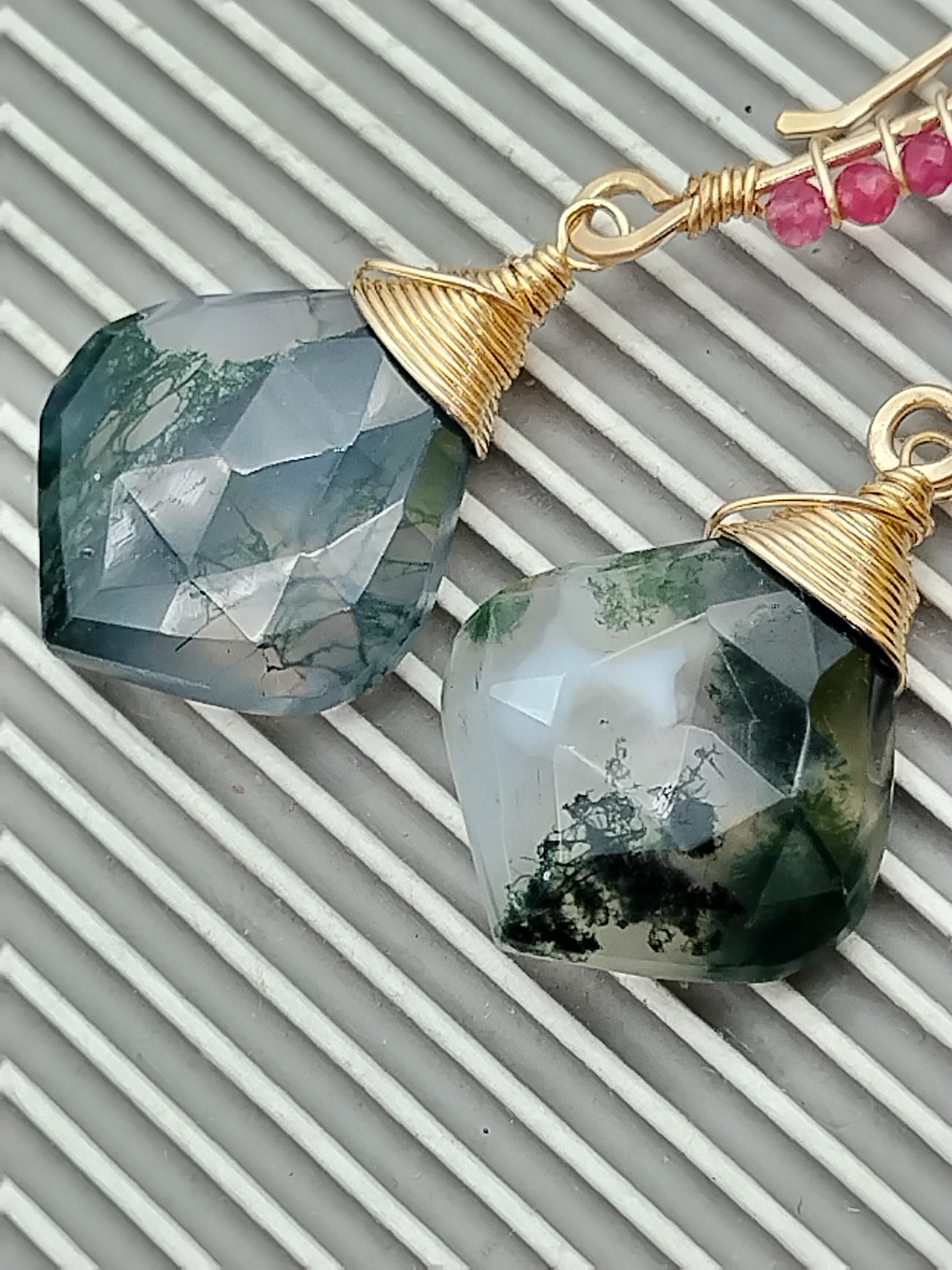 Pendientes colgantes de rubí y ágata musgosa, pendientes con piedras preciosas rellenas de oro de 14 k