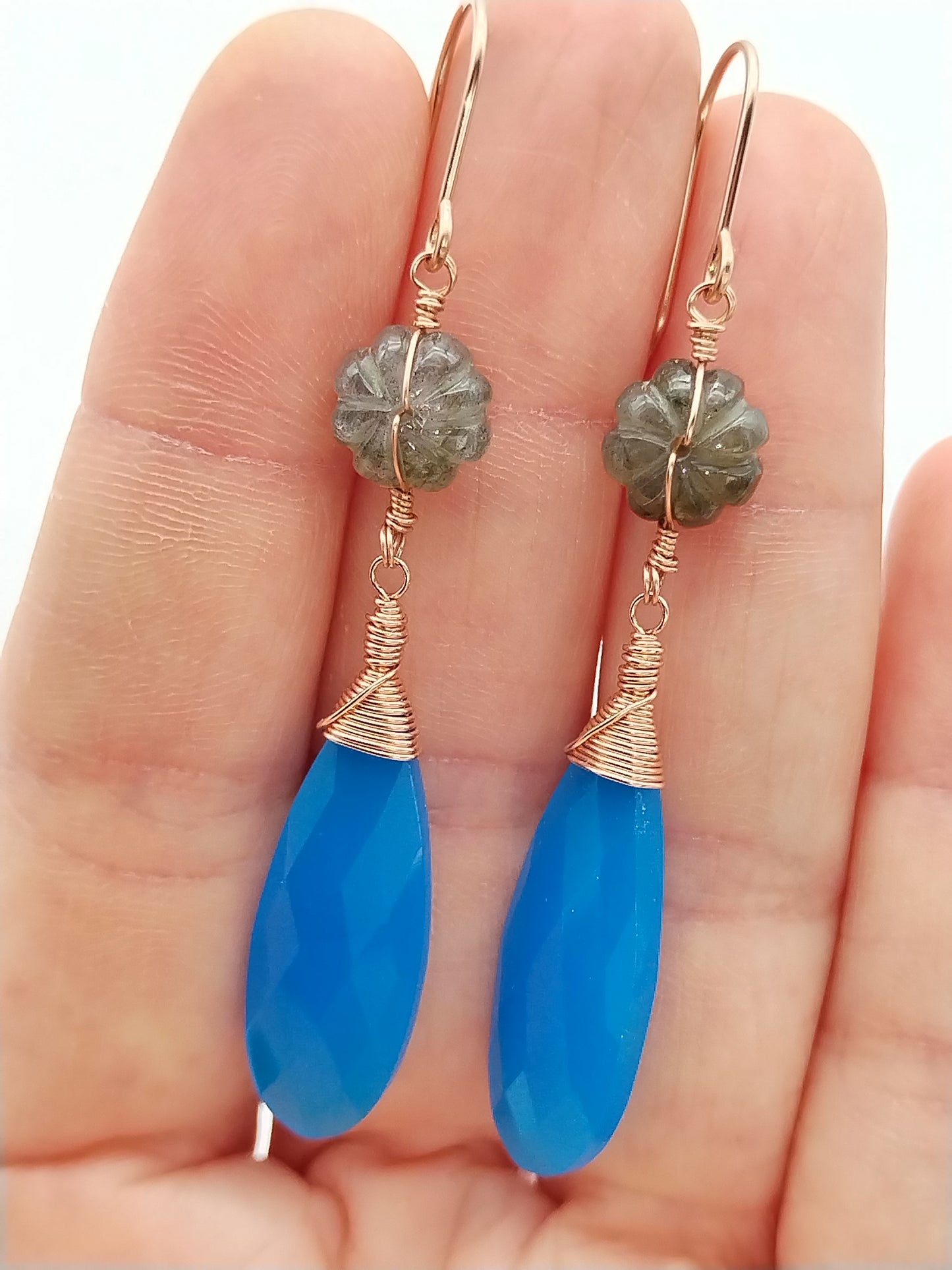 Pendientes colgantes de calcedonia, calabaza de labradorita, pendientes largos colgantes, rellenos de oro rosa de 14 k, pendientes delicados