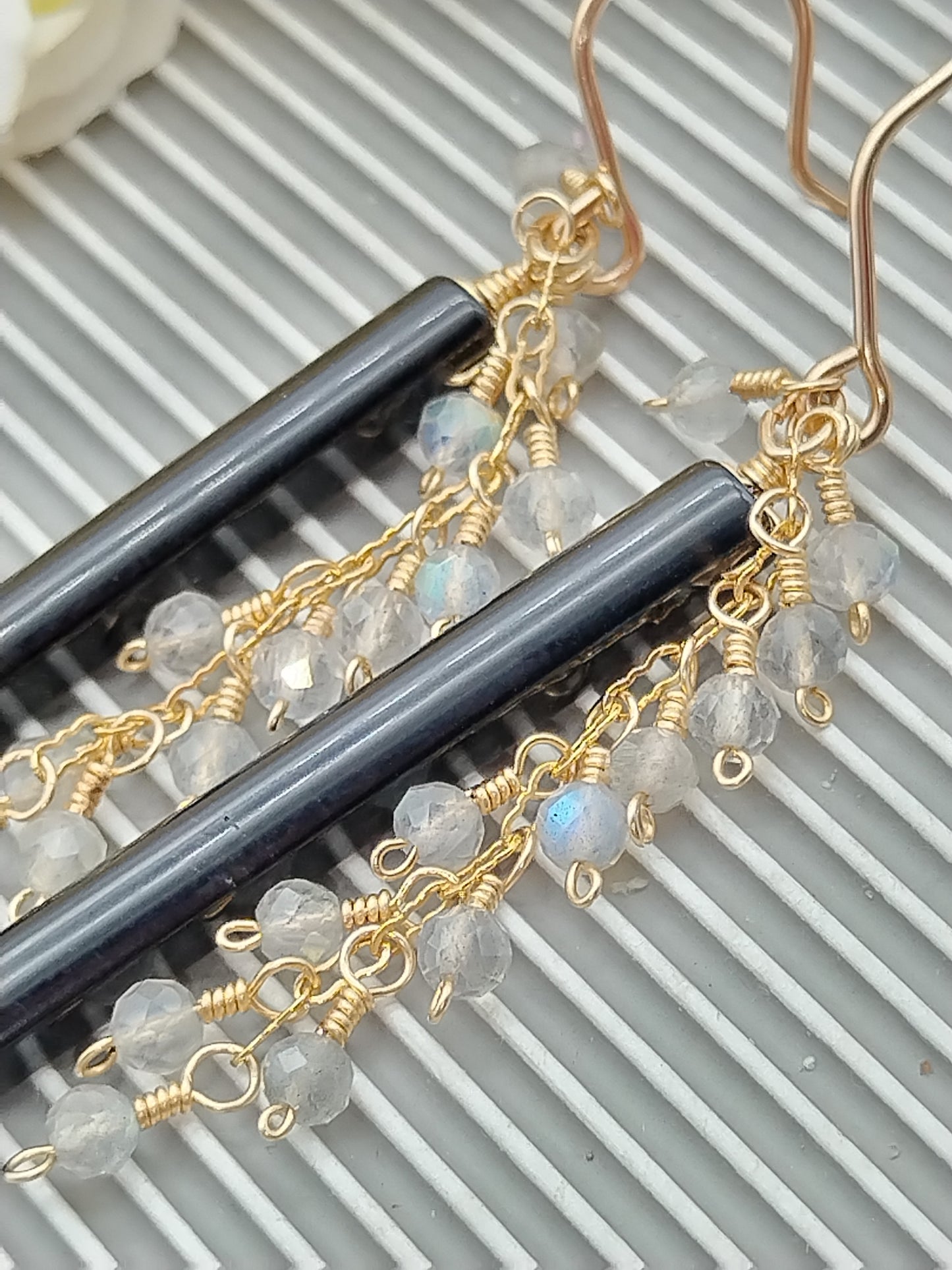 Pendientes colgantes con piedras preciosas, pendientes largos rellenos de oro de 14 k, pendientes de obsidiana, labradorita y perlas, pendientes delicados