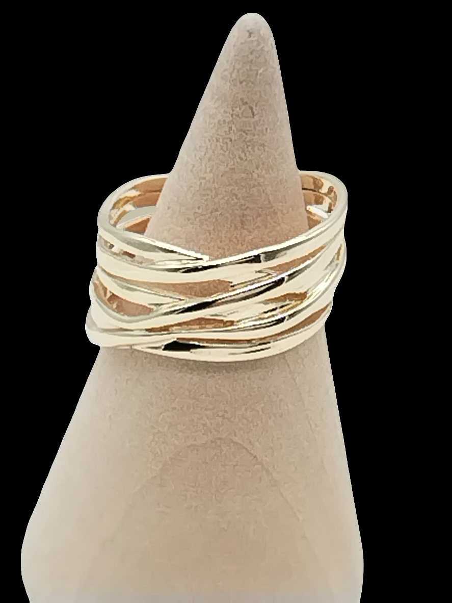 Breiter, klobiger Goldring