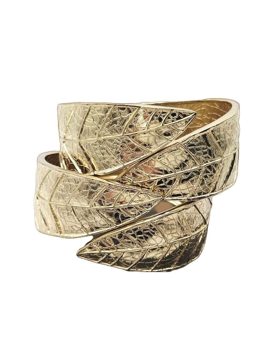 Offener Armreif mit dickem Blattmuster in Gold