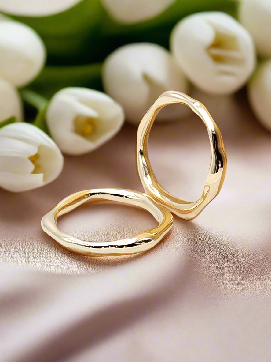 Anillo de banda dorada, irregular, minimalista, apilable, chapado en oro, joyería de moda, niñas, mamá