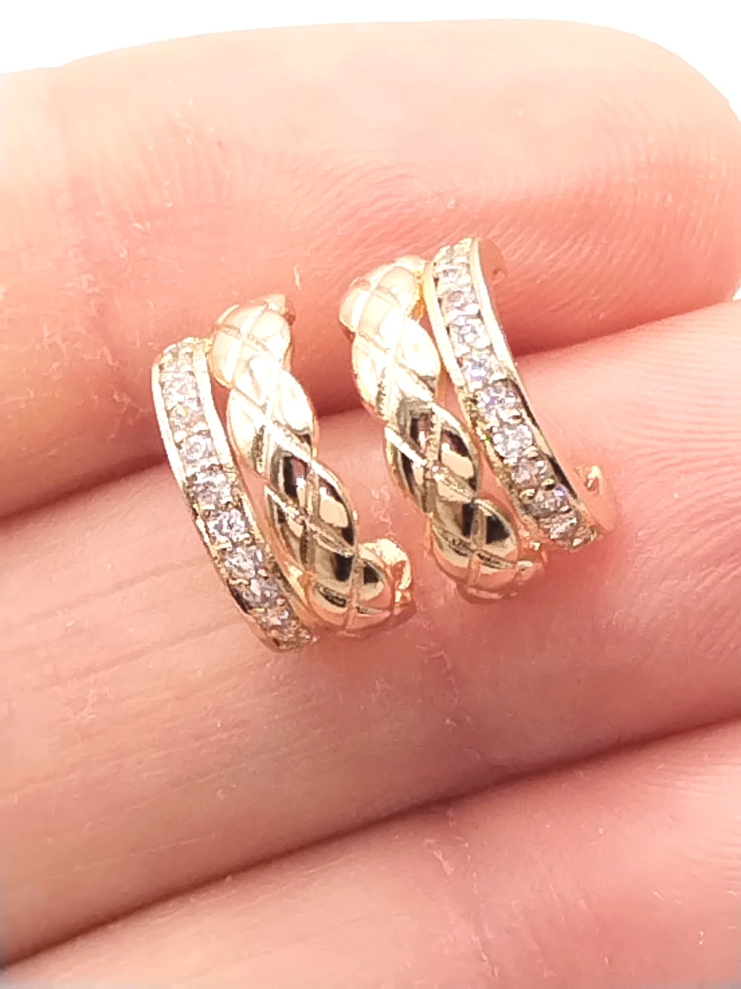 Kleine goldene Huggies, vergoldete Creolen, zweireihige Ohrringe, CZ, trendiger, zeitloser Schmuck, Frauen, Mädchen, Geschenke