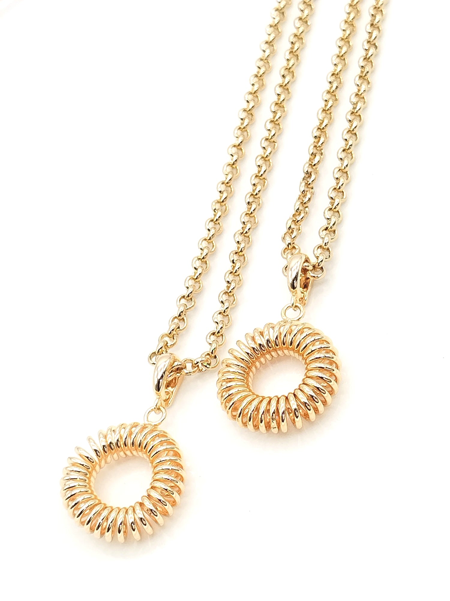 Gold Round Removal Pendant Necklace