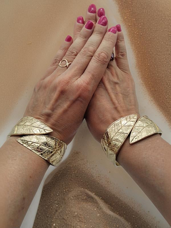 Brazalete con hojas doradas, brazalete grueso, moda femenina, joyería de moda, regalos