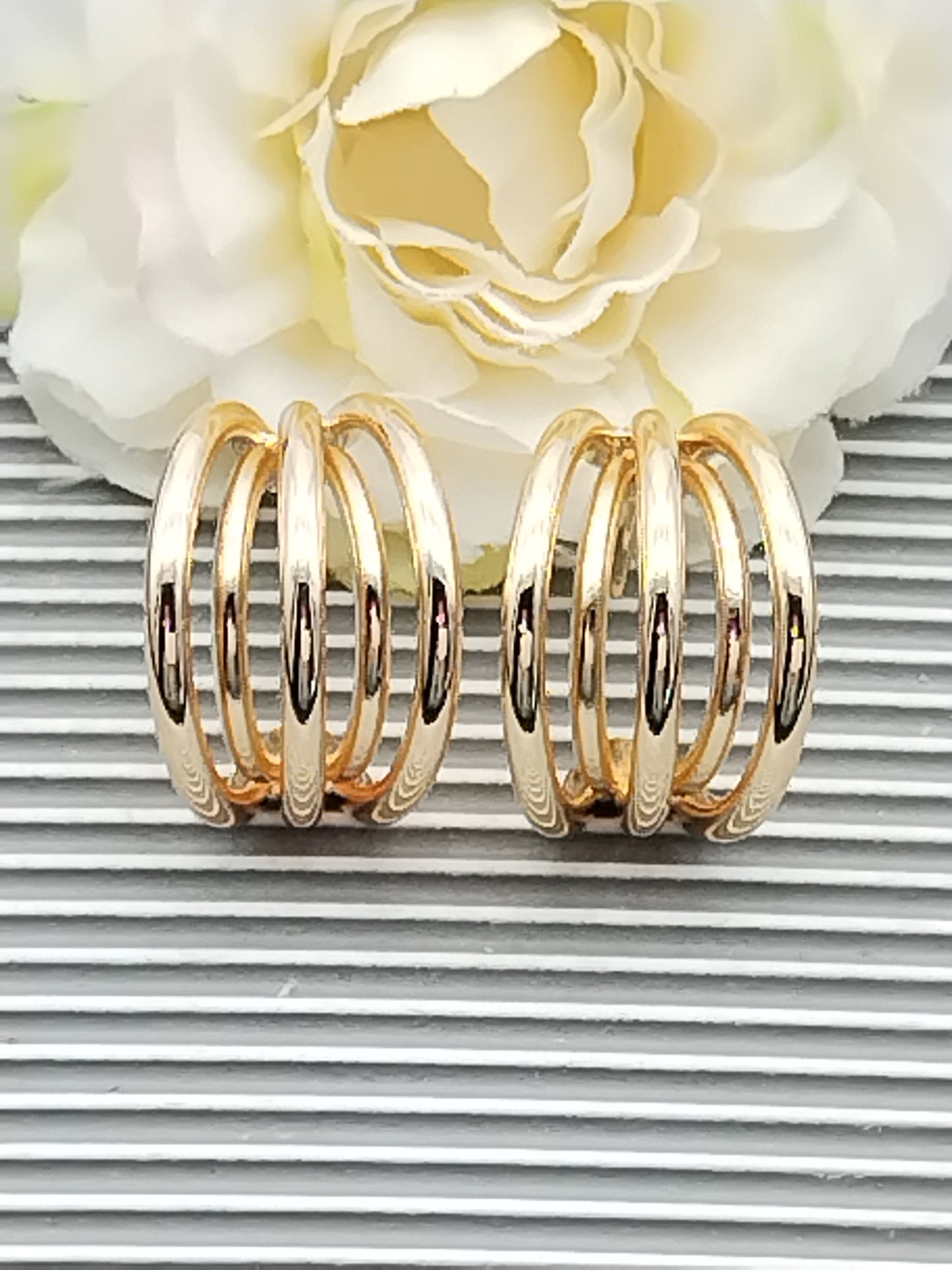 Fünfreihige goldene Creolen, Damenschmuck, Geschenke für Sie