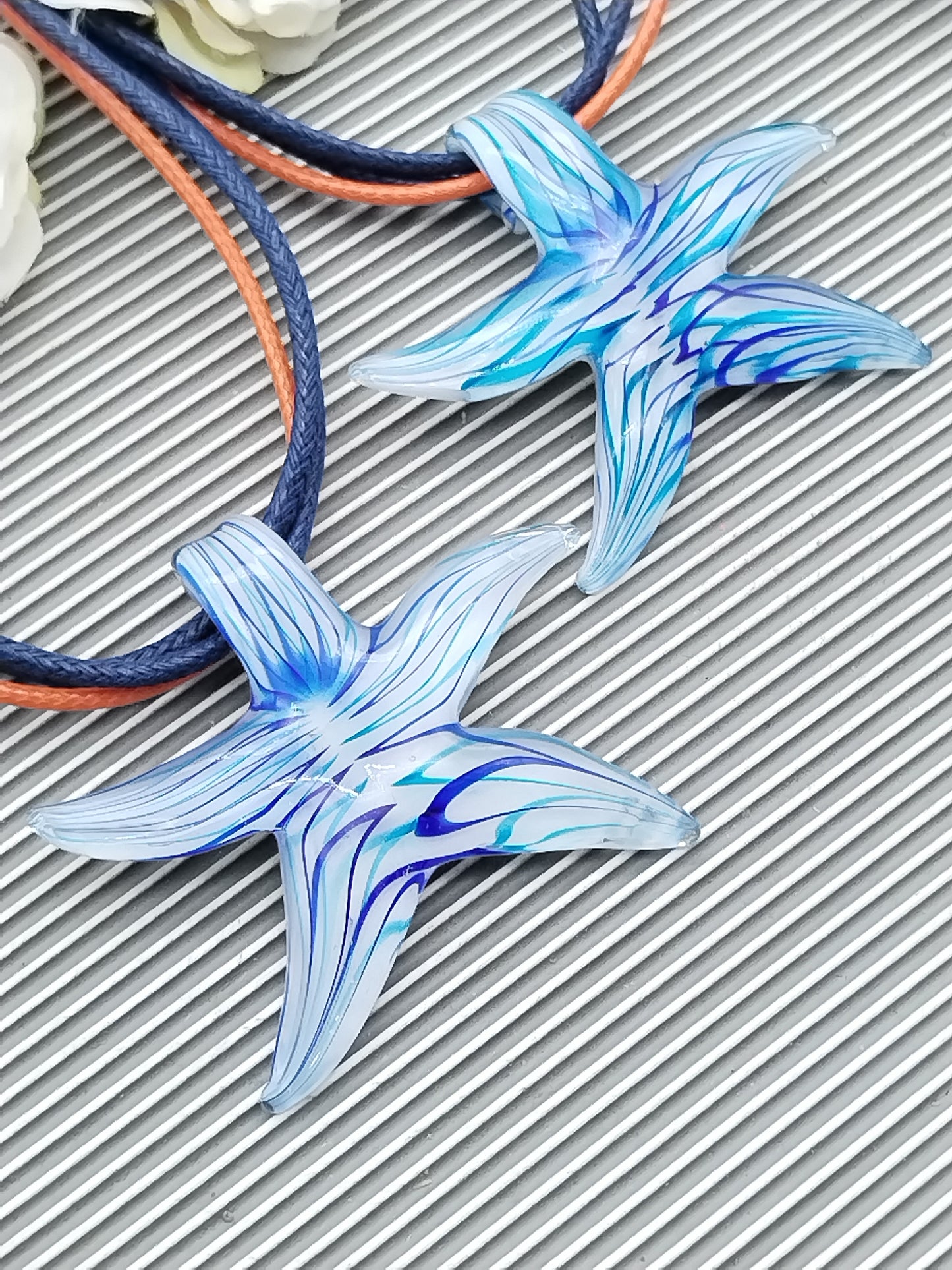 Collar de verano con estrellas de mar, collar con colgante de lampwork, joyería para mujer, colorido y divertido