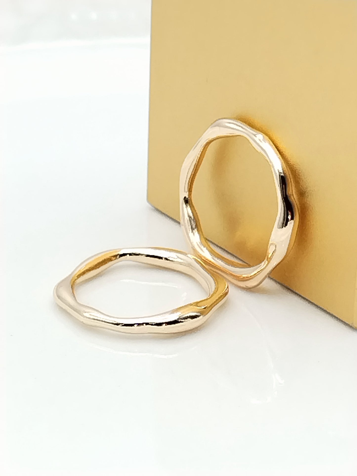 Goldring, unregelmäßig, minimalistisch, stapelbar, vergoldet, trendiger Schmuck, Mädchen, Mama