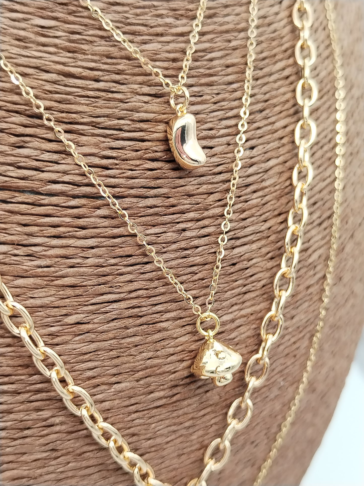 Collar de hongo dorado, dije pequeño, joyería natural asequible, regalos de Navidad, para mujeres, regalo para niñas
