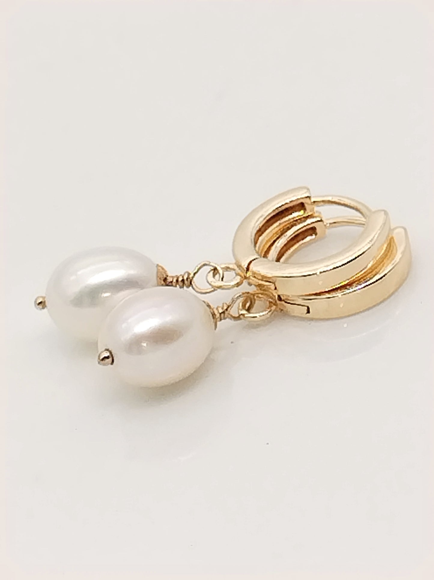 Aros Huggies de perlas, joyas de tendencia, regalos festivos, mujeres, sostenibles