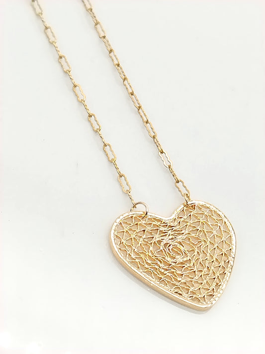 Goldene Herzkette, Valentinstagsgeschenk, nachhaltiger Minimalschmuck, großer Anhänger, zarter Schmuck, Frauen