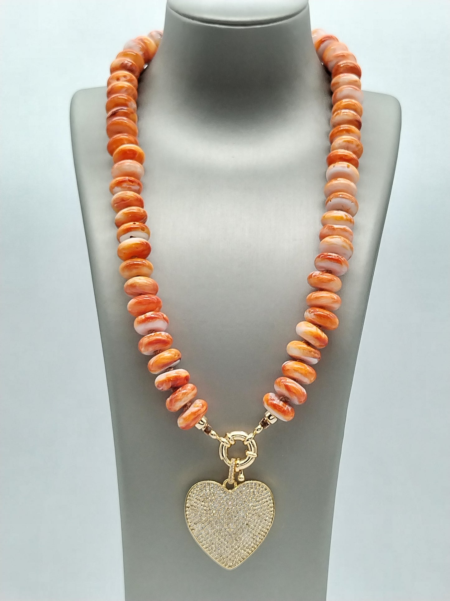 Collar de ostras espinosas con forma de rondelle, gargantilla de piedras preciosas grandes, collar anudado a mano relleno de oro de 14 k, colgante de corazón de oro con circonita cúbica