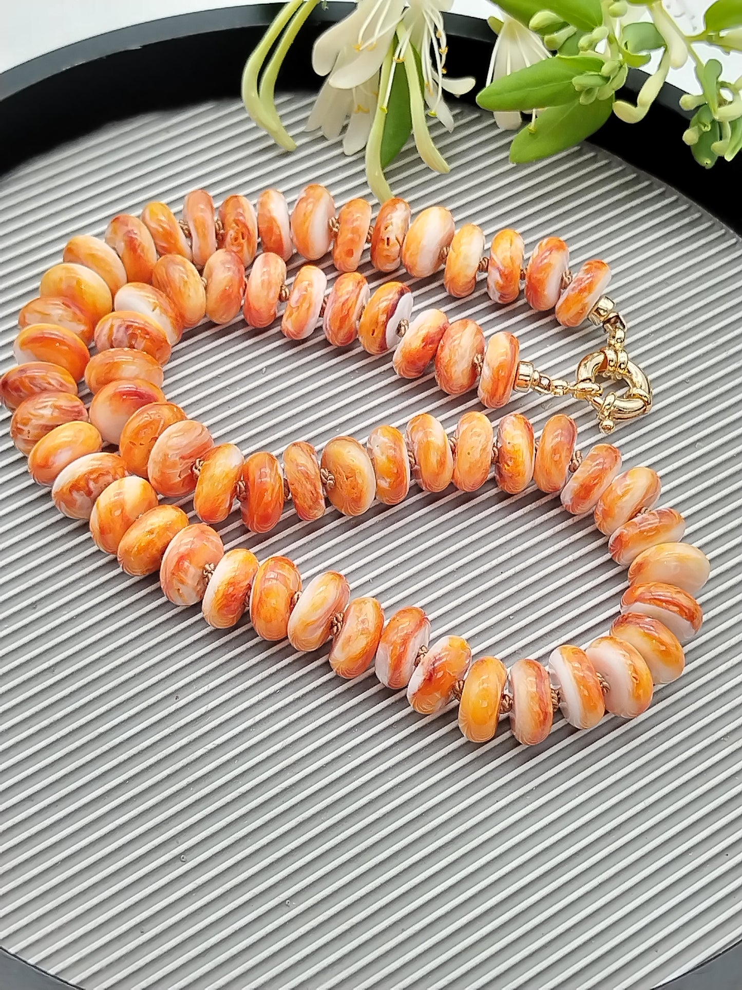 Collar de ostras espinosas con forma de rondelle, gargantilla de piedras preciosas grandes, collar anudado a mano relleno de oro de 14 k, colgante de corazón de oro con circonita cúbica