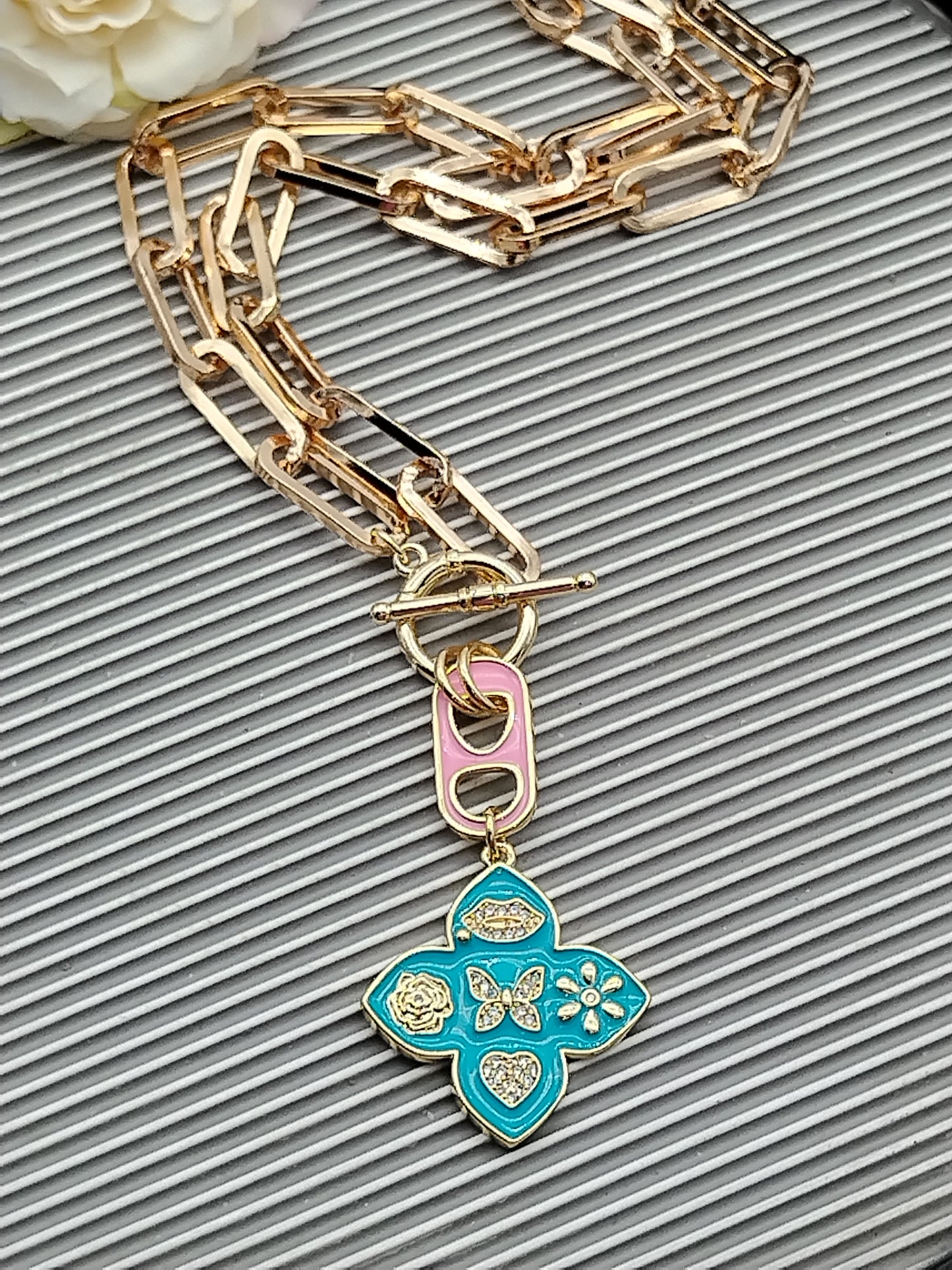 Lucky Clove Pendant Choker, 14k Gold Filled Necklace, Chunky Paper Clip Chain Necklace, Soda Tab Charm Choker
